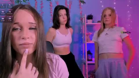 Snapshot of eira_mouse chatting on July 20, 2026, 6:43 pm Sweet Eira online show from July 20, 2026, 6:43 pm