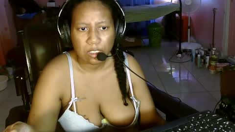 Eirondra Valeen online show from February 25, 2026, 1:26 am