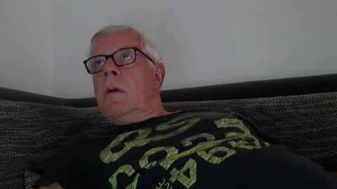 Snapshot of eisbaer1957 chatting on August 1, 2026, 6:40 pm eisbaer1957 online show from August 1, 2026, 6:40 pm