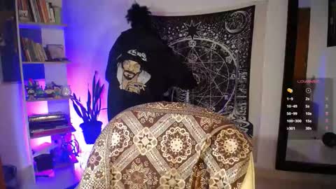 Ela  Help me reach 100 thumbs up online show from March 6, 2026, 8:11 am