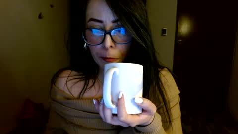 Snapshot of ela_3611 chatting on July 31, 2026, 2:44 am ela_3611 online show from July 31, 2026, 2:44 am