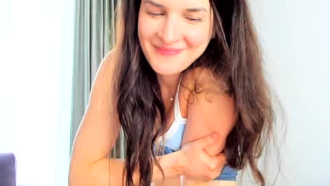 Ela online show from January 12, 2025, 12:23 pm