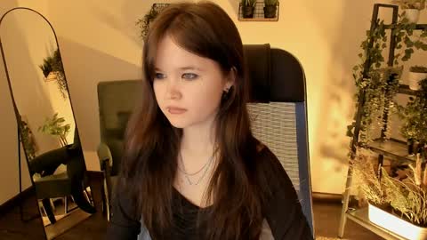 Snapshot of elainebeness chatting on April 1, 2026, 4:26 pm Your sweet girl online show from April 1, 2026, 4:26 pm