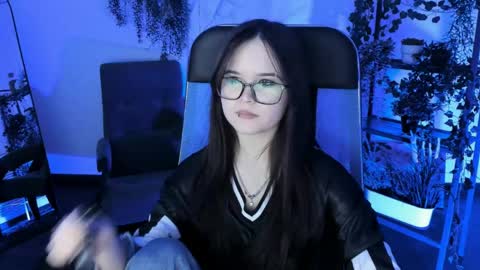 Snapshot of elainebeness chatting on April 28, 2026, 4:34 pm Your sweet girl online show from April 28, 2026, 4:34 pm