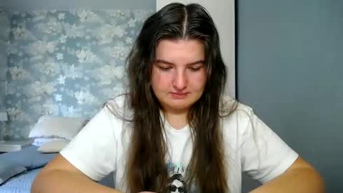 Elanis online show from March 10, 2026, 9:36 am