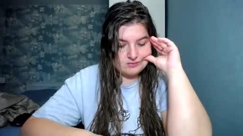 Snapshot of elanis_blair chatting on July 11, 2026, 4:21 pm Elanis online show from July 11, 2026, 4:21 pm