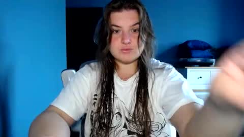 Snapshot of elanis_blair chatting on July 20, 2026, 10:07 am Elanis online show from July 20, 2026, 10:07 am