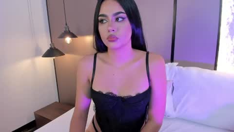 Snapshot of elara_bloom_ chatting on April 21, 2026, 2:15 am elara_bloom_ online show from April 21, 2026, 2:15 am