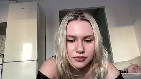 elaraluxxxe online show from February 22, 2025, 2:08 pm