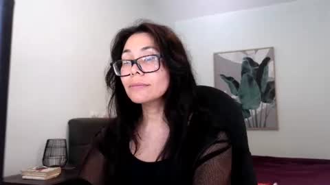 Snapshot of elaramuse_ chatting on July 27, 2026, 7:37 am elaramuse_ online show from July 27, 2026, 7:37 am