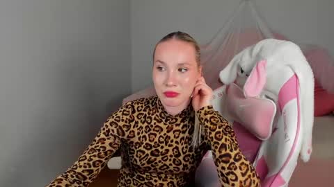 Snapshot of elaravoltage chatting on May 31, 2026, 6:09 pm elaravoltage online show from May 31, 2026, 6:09 pm