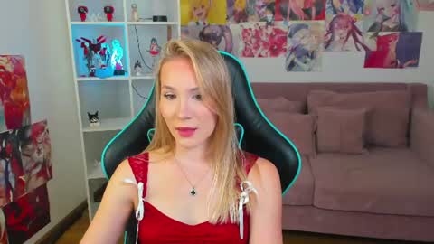 Snapshot of elaravoltage chatting on July 31, 2026, 5:12 pm elaravoltage online show from July 31, 2026, 5:12 pm