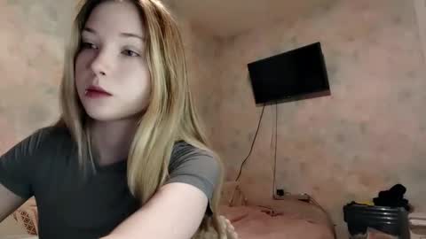 MIa online show from April 1, 2026, 1:39 am