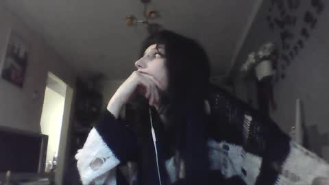 Snapshot of elaynetanton chatting on May 5, 2026, 5:10 pm Lia online show from May 5, 2026, 5:10 pm