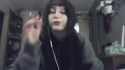 Snapshot of elaynetanton chatting on May 18, 2026, 8:03 pm Lia online show from May 18, 2026, 8:03 pm