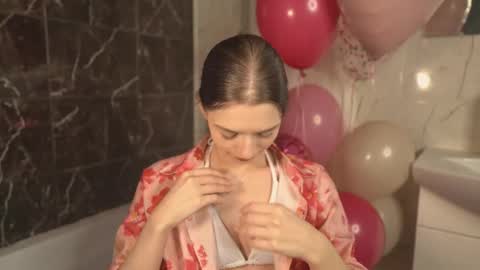 Elba Blance online show from October 17, 2025, 2:41 pm