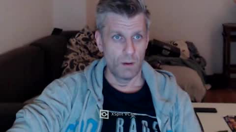 Snapshot of elculiador2207 chatting on January 1, 2025, 8:26 pm Timm online show from January 1, 2025, 8:26 pm