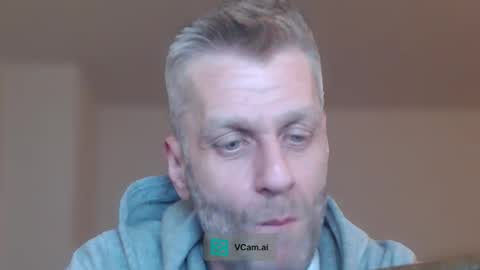 Snapshot of elculiador2207 chatting on October 19, 2025, 1:17 am Timm online show from October 19, 2025, 1:17 am