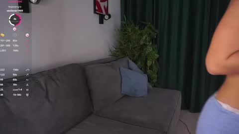 Eleanora online show from April 19, 2026, 5:23 pm