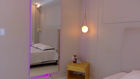 ELECTRA  online show from April 16, 2026, 9:39 pm