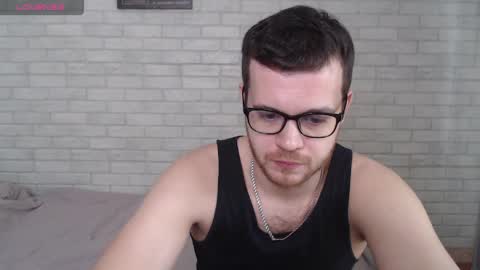 Snapshot of electric_smile chatting on May 10, 2026, 7:02 am Alex online show from May 10, 2026, 7:02 am