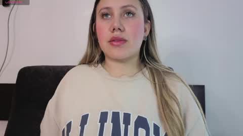 Snapshot of eleecttraa_12 chatting on May 5, 2026, 7:11 pm Electra online show from May 5, 2026, 7:11 pm