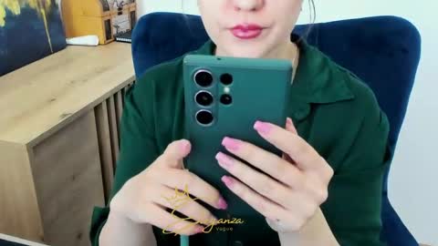 Snapshot of eleganzavogue chatting on May 12, 2026, 7:27 am eleganzavogue online show from May 12, 2026, 7:27 am