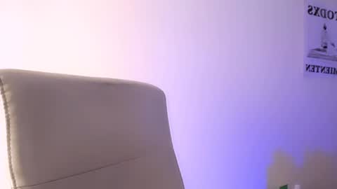 Snapshot of elektra_sky11 chatting on January 31, 2025, 4:17 pm Elektra Sky online show from January 31, 2025, 4:17 pm