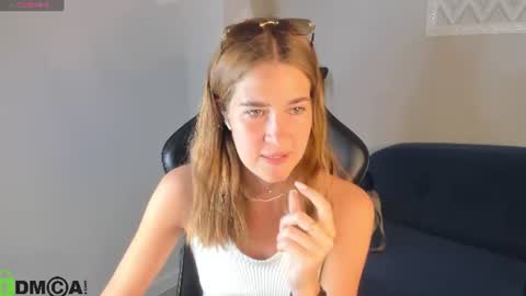 Jenny online show from June 9, 2026, 10:32 pm