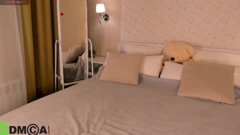 Jenny online show from July 16, 2026, 9:54 pm