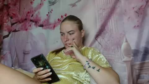 Snapshot of elena_maeer chatting on September 19, 2025, 1:45 pm Elena online show from September 19, 2025, 1:45 pm