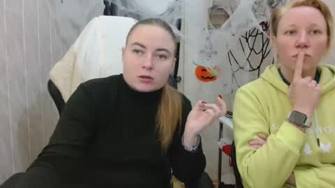 Snapshot of elena_maeer chatting on November 1, 2025, 9:11 am Elena online show from November 1, 2025, 9:11 am