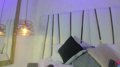Snapshot of elena_mature chatting on April 24, 2026, 11:34 am Elena online show from April 24, 2026, 11:34 am