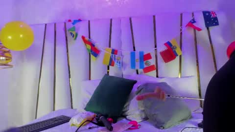 Elena online show from June 25, 2026, 7:07 pm
