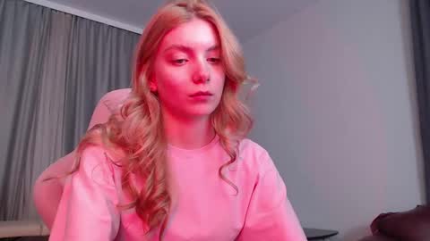 Snapshot of elena_vysotskaya chatting on April 24, 2026, 7:05 pm Elena online show from April 24, 2026, 7:05 pm