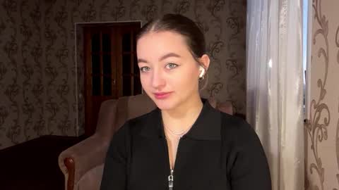 Snapshot of elenacastellani chatting on March 8, 2026, 3:05 pm Mia online show from March 8, 2026, 3:05 pm