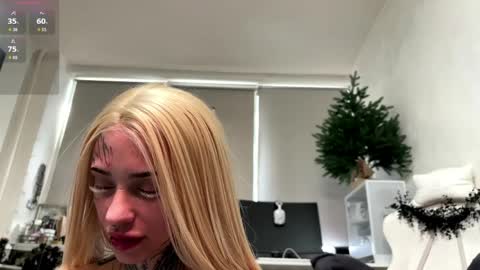 Snapshot of elenacastellani chatting on April 9, 2026, 1:38 pm Mia online show from April 9, 2026, 1:38 pm