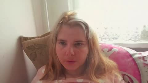 Snapshot of elenaflirt chatting on April 19, 2026, 3:00 pm Elena online show from April 19, 2026, 3:00 pm