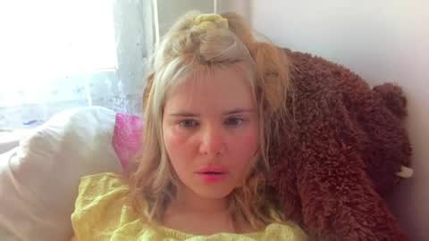 Snapshot of elenaflirt chatting on April 20, 2026, 10:18 am Elena online show from April 20, 2026, 10:18 am