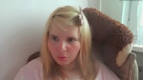Elena online show from June 3, 2026, 3:28 pm
