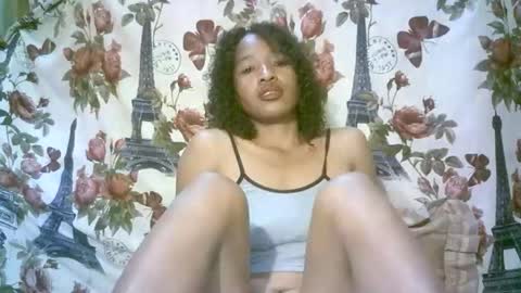 elenah013 online show from April 4, 2026, 8:23 am