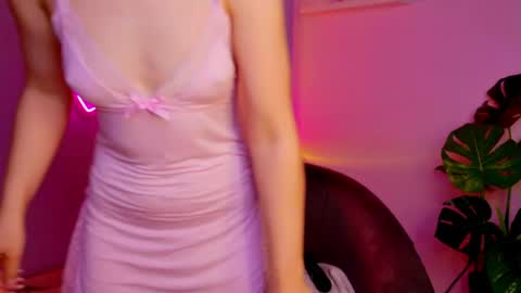 elenamonroe_ online show from April 11, 2026, 7:45 am