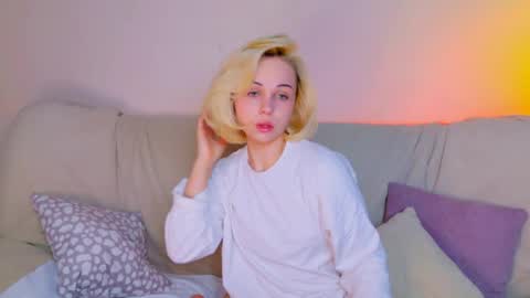Snapshot of elenamonroe_ chatting on May 11, 2026, 4:07 am elenamonroe_ online show from May 11, 2026, 4:07 am