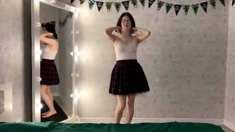 Annie PVT IS OPEN online show from July 26, 2026, 9:21 pm