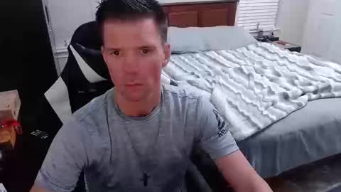 Snapshot of elevatetlb chatting on October 10, 2025, 2:32 am Walker online show from October 10, 2025, 2:32 am