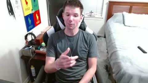 Snapshot of elevatetlb chatting on October 20, 2025, 4:02 am Walker online show from October 20, 2025, 4:02 am