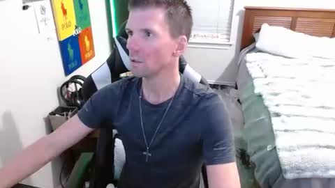 Snapshot of elevatetlb chatting on November 22, 2025, 2:54 am Walker online show from November 22, 2025, 2:54 am