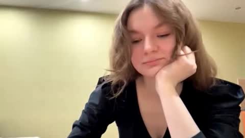 Snapshot of elfredabalderama chatting on March 2, 2026, 6:15 pm Mila online show from March 2, 2026, 6:15 pm