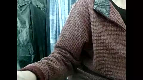 elfyonee online show from January 10, 2025, 10:06 am