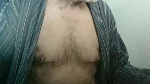 elfyonee online show from November 7, 2025, 7:19 am